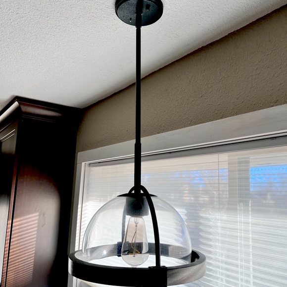 Pendant light - Picture 1 of 11